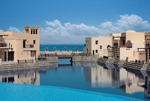 The Cove Rotana Resort, Pool
