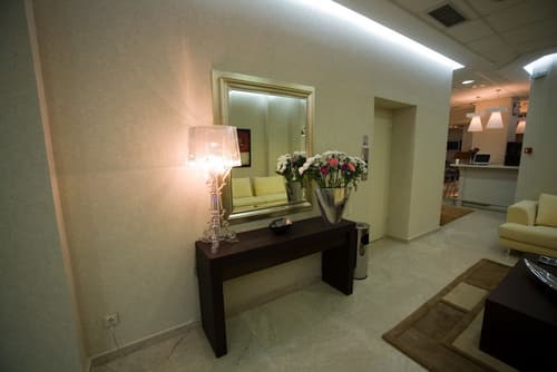 Olympic Star, Lobby sitting area