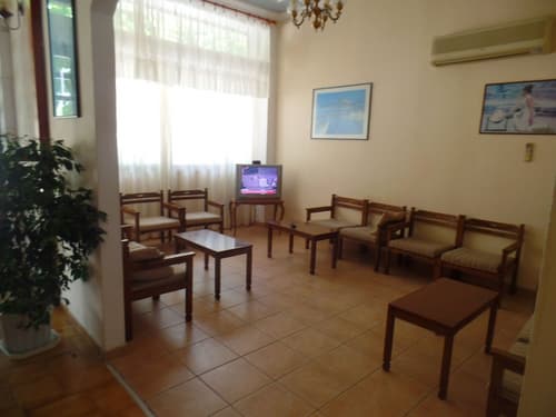 Hotel Inomaos, Lobby