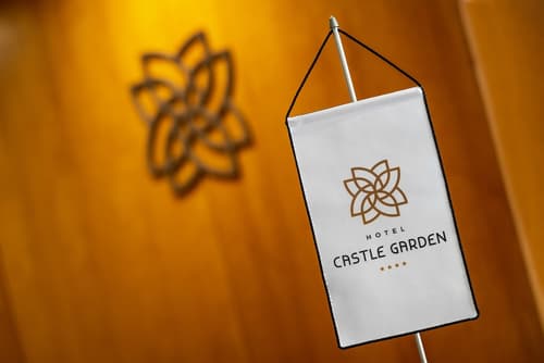 Hotel Castle Garden, Reception