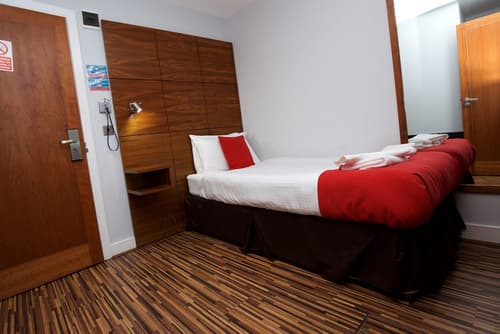 Cocoon at The International Inn, Room