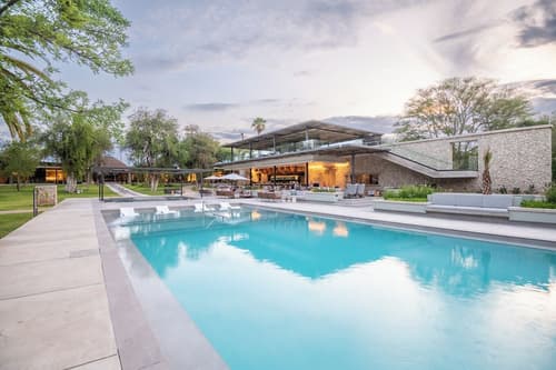 Mokuti Etosha, Primary image