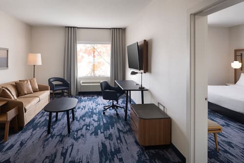 Fairfield Inn & Suites by Marriott West Kelowna, Room