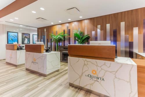 La Quinta Inn & Suites by Wyndham Chicago Downtown