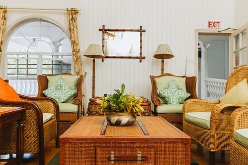 Grenadine House, Reception