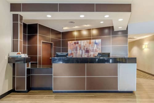 Cambria Hotel Denver International Airport, Lobby