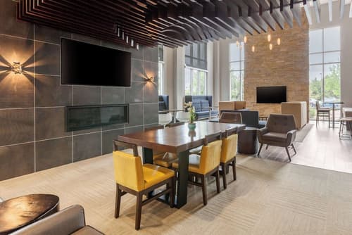 Cambria Hotel Denver International Airport, Lobby