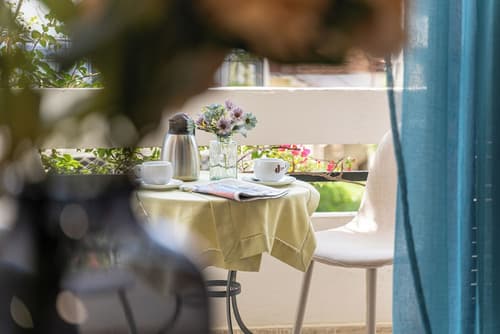 Hercules, Terrace/patio