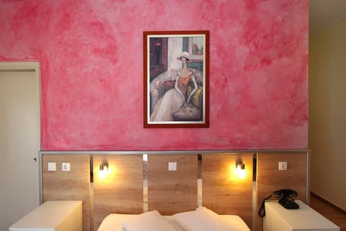 Hotel Socrates, Room