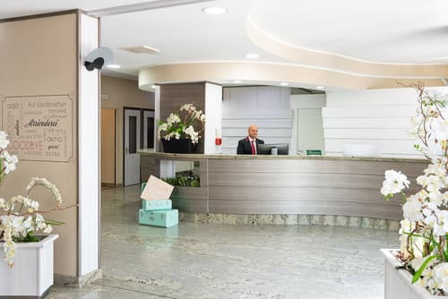 Rivoli Hotel, Reception