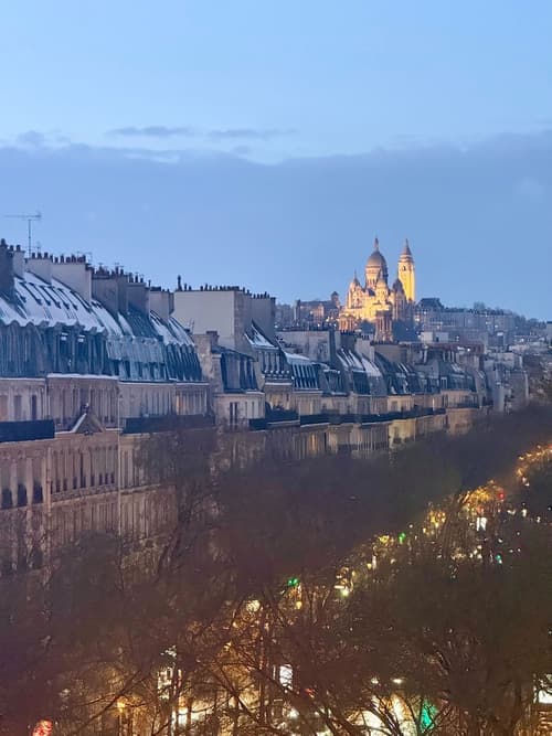 Korner République, Exterior