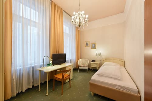 Hotel Pension Baronesse, Room