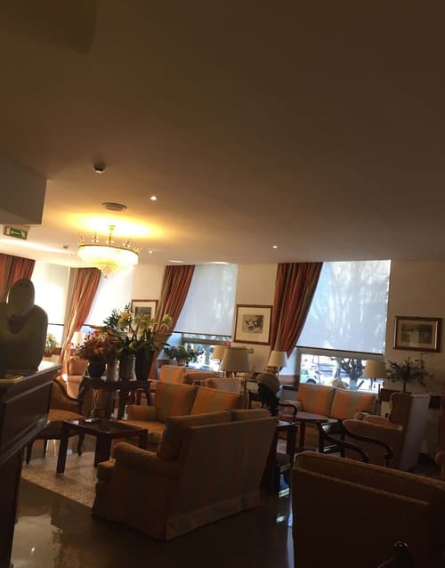 Hotel Bristol, Lobby sitting area