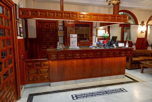 Hotel Santa Isabel, Reception