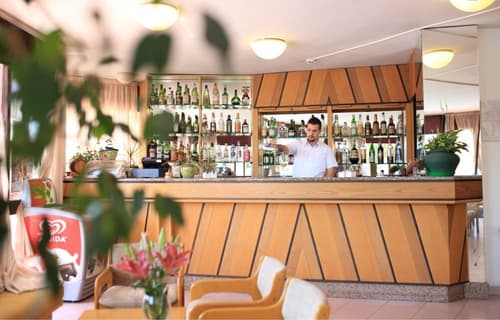 Hotel Soleado, Bar (on property)