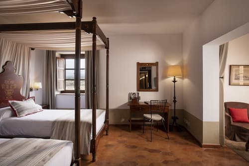 Parador de Tortosa, Room