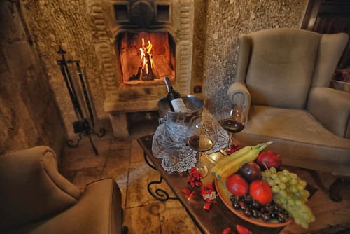 Traveller's Cave Hotel