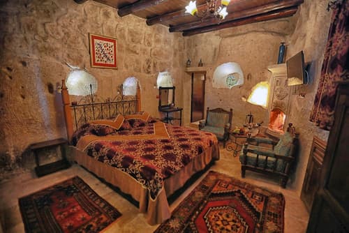 Traveller's Cave Hotel
