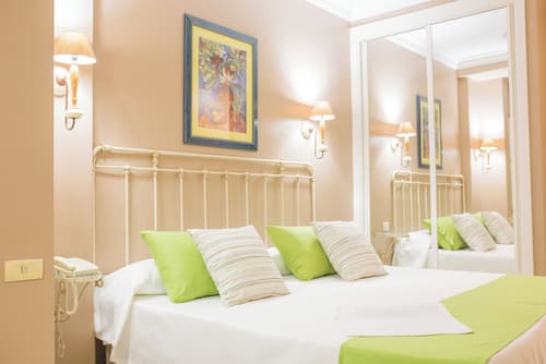 RF Astoria - Only Adults, Room