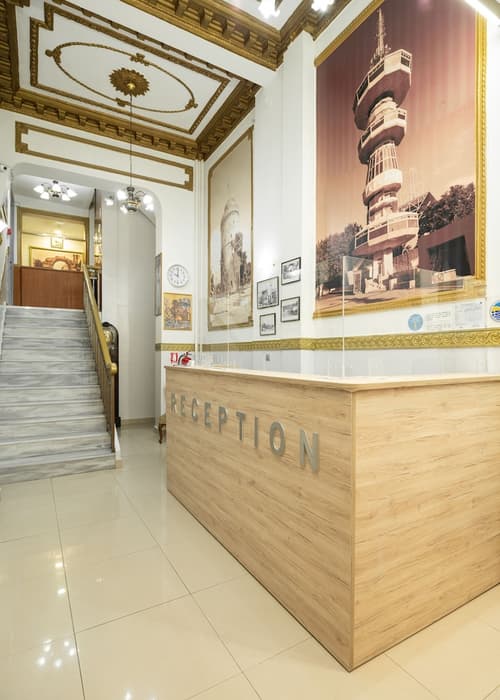 Nea Metropolis, Reception