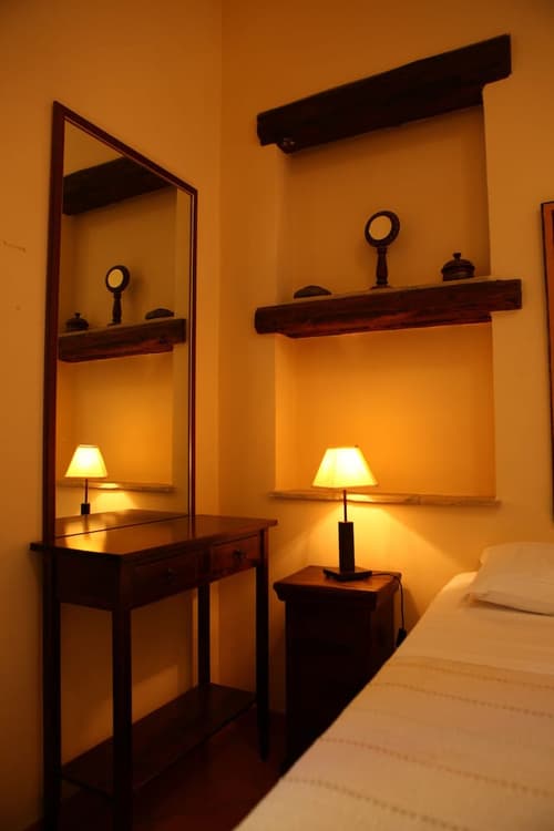 Art Lincoln Palermo, Room