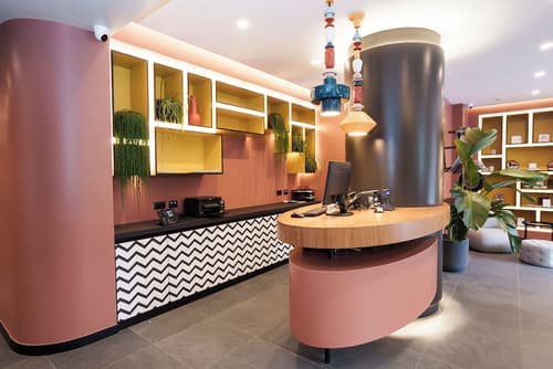 Aparthotel Colombo Roma, Reception