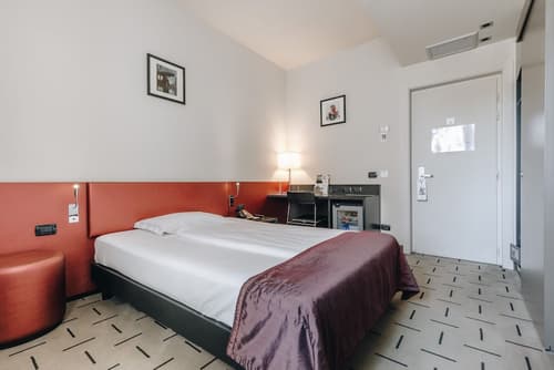 Hotel Continental, Room