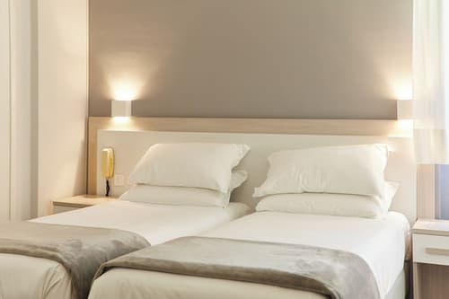 Hôtel Alexandra, Room