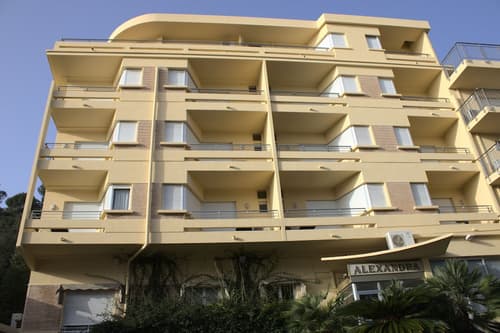 Hôtel Alexandra, Front of property