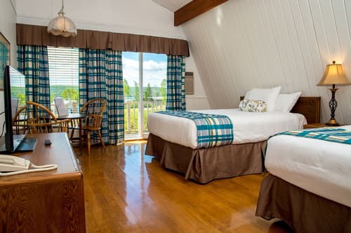 Silver Dart Lodge, Room