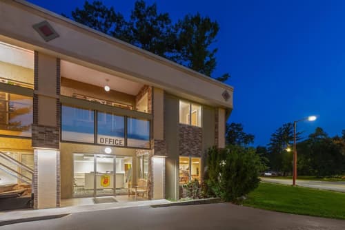 Super 8 by Wyndham Traverse City, Primary image