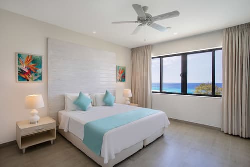 Beach View, Room