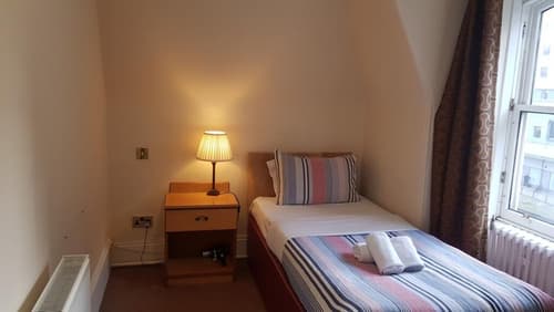 Aberdeen House, Room