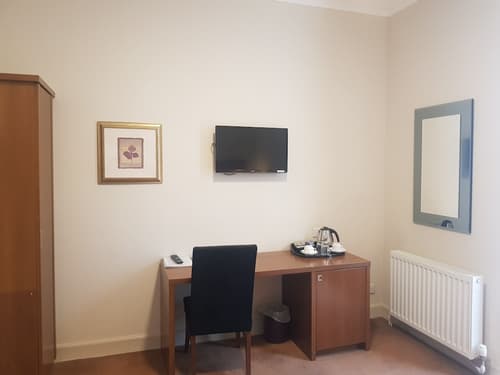 Aberdeen House, Room