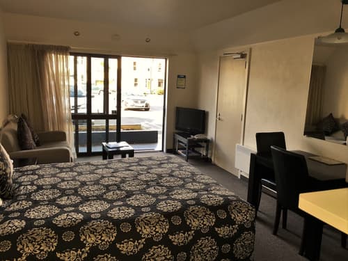 Cable Court Motel, Room