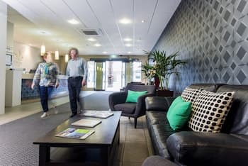 Emerald Hotel, Lobby