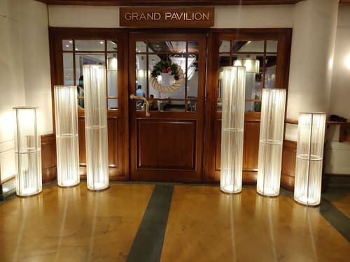 Grand Hotel, Lobby