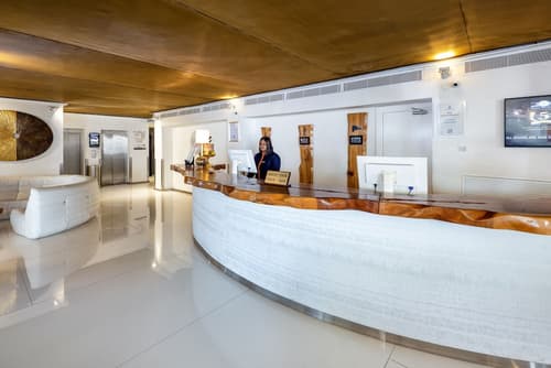 W&P Santo Domingo, Reception