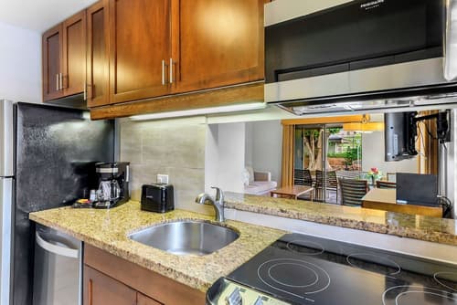 The Gardens at West Maui, Private kitchen