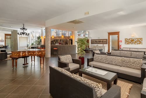 The Pelican Beach Resort & SPA - Adults Only, Lobby sitting area