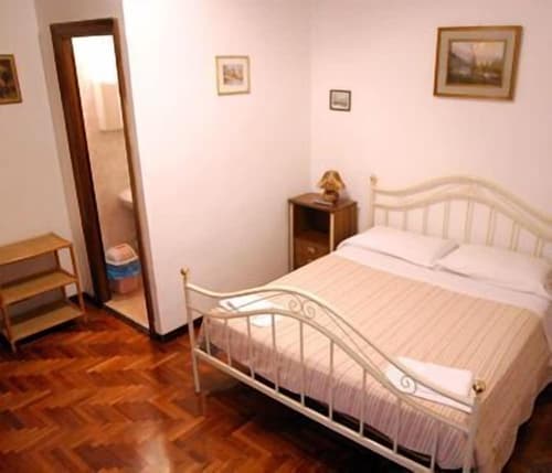 Vatican Rooms Guest House