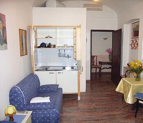 Vatican Rooms Guest House