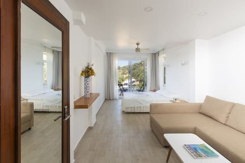 Hideaway Hotel