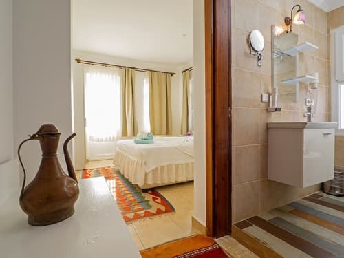 Hideaway Hotel