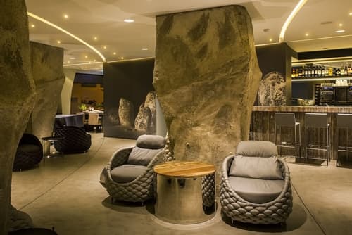 Vitória Stone Hotel, Interior entrance