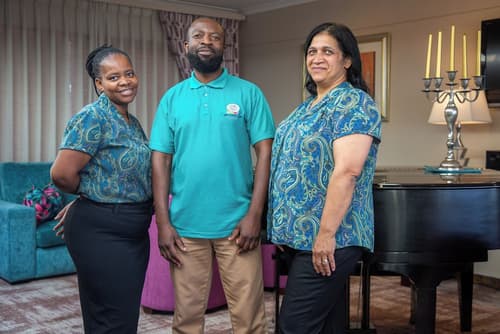 Signal Hill Lodge, Reception