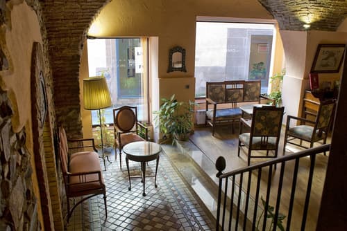 Don Carlos Cáceres, Primary image