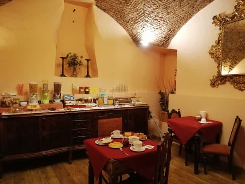 Don Carlos Cáceres, Property amenity