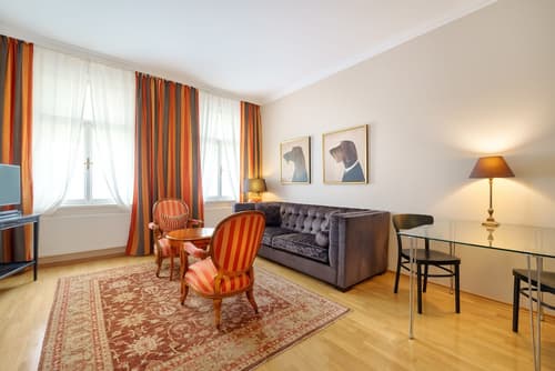 Hunger Wall Residence, Room