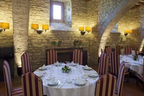 Parador de Cardona, Restaurant
